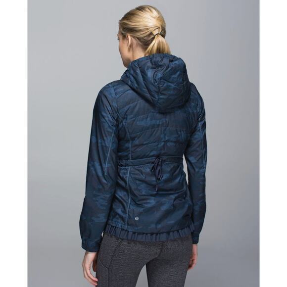 Lululemon Spring Fling Puffy Windbreaker Heathered Lotus Camo Oil Slick Blue - Picture 2 of 5